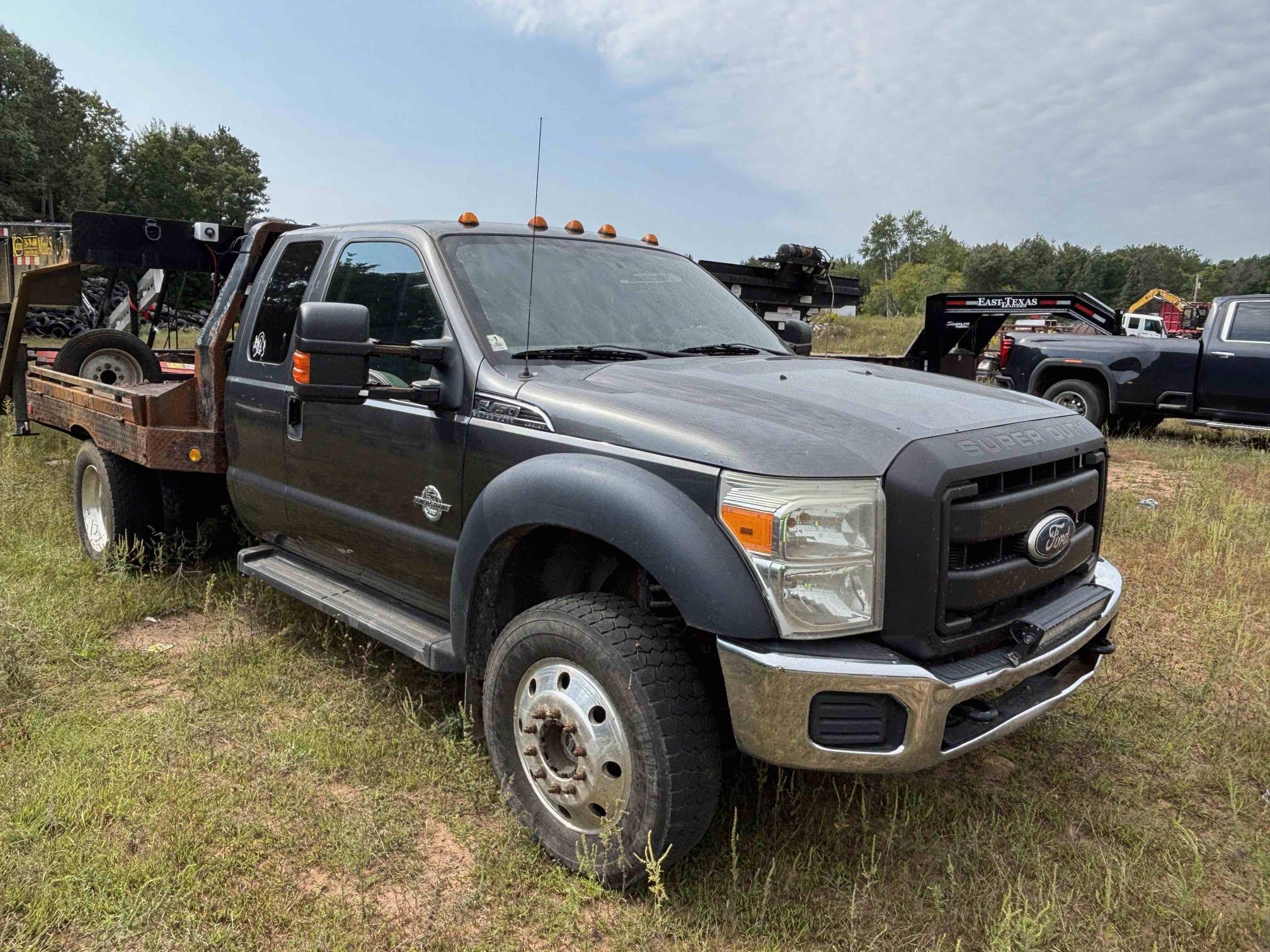 2015 FORD F450 - Image 2